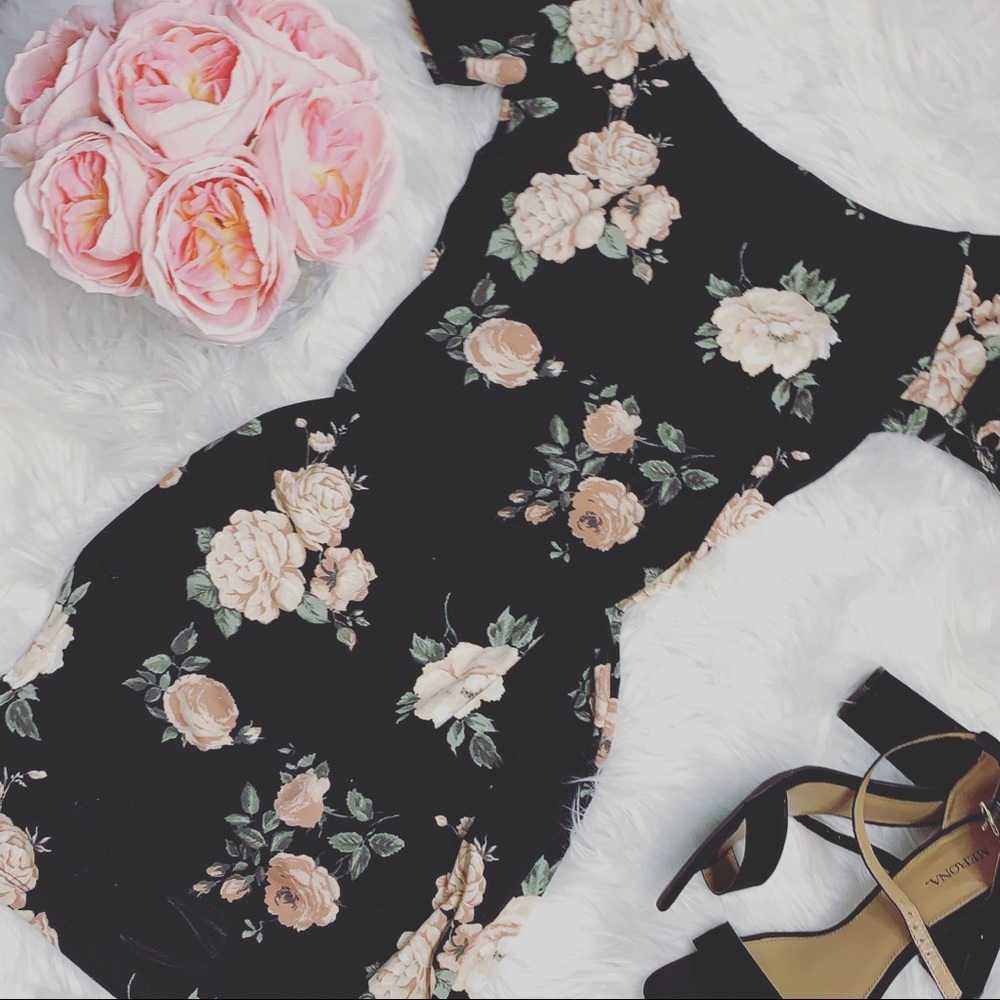 Floral Bodycon - Picture 2 of 2